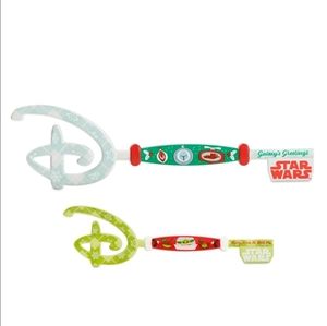 Star Wars The Mandalorian Holiday Collectible Key Set